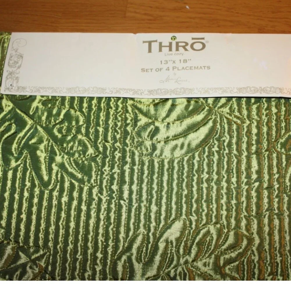 Green Quilted Satin Placemats Leaf Motif New Dining Table 4 Pc Set NWT 13 x 18